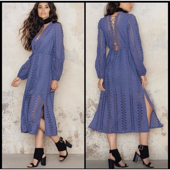 Bardot Dresses & Skirts - Bardot Alexa Blue Eyelet Midi Dress size 4 J4719